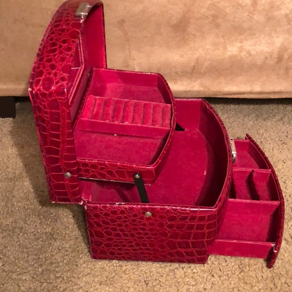 Vintage Jewelry/Music Box 3 Tier Drawers & Mirror Crocodile Pattern Red - Picture 5 of 16